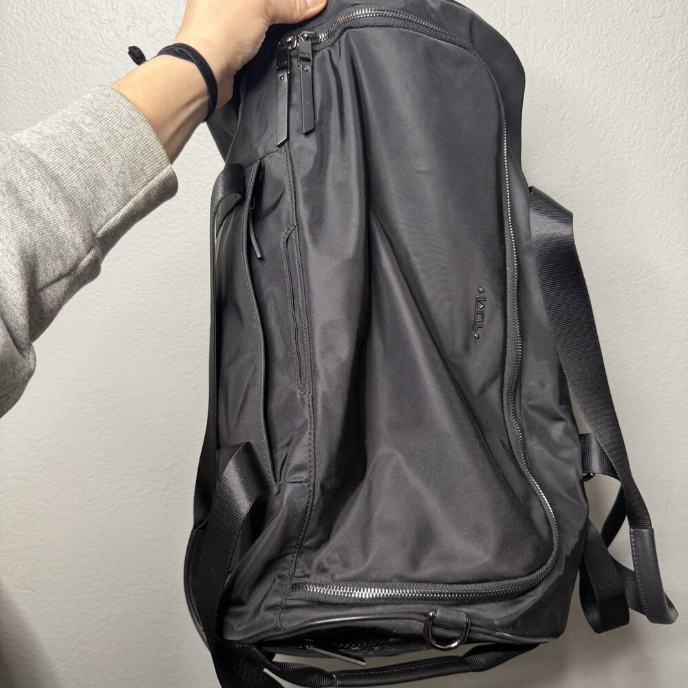 TUMI Voyager Misty Duffel Bag Nylon – Overnight Travel / Gym Bag - Picture 13 of 14